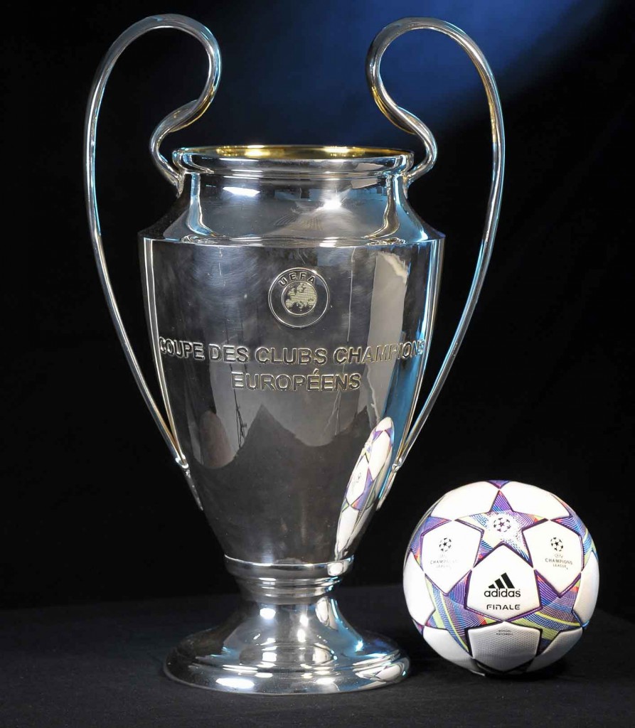 Официальный мяч Лиги Чемпионов сезона 2011-2012 - Adidas Finale 11