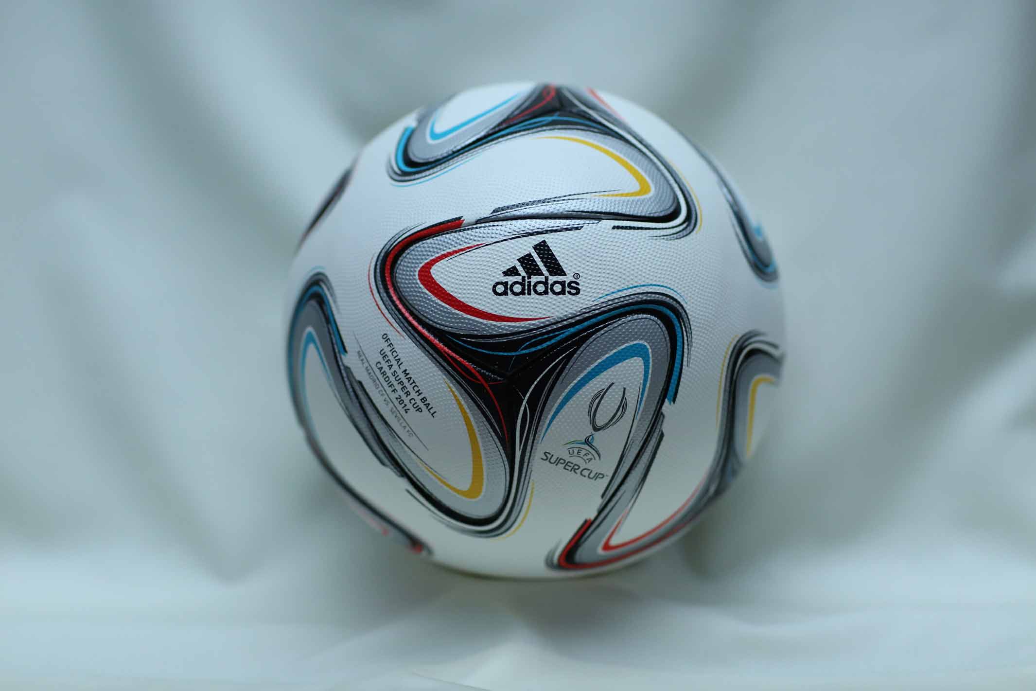 мяч суперкубка УЕФА 2014