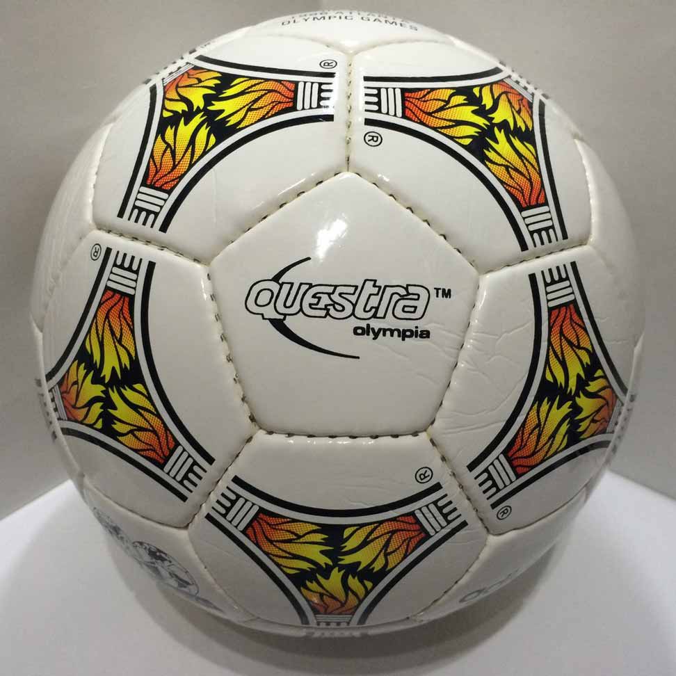 Официальный мяч Олимпийских игр 1996 года - Questra Olympia.